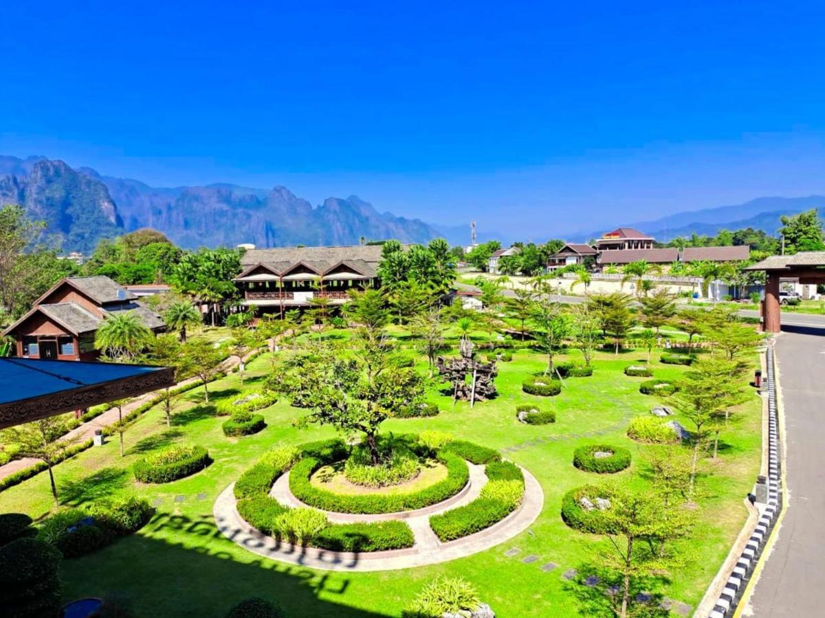 ลิษา แกรนด์ โอเต็ล Hotel วังเวียง ภายนอก รูปภาพ
