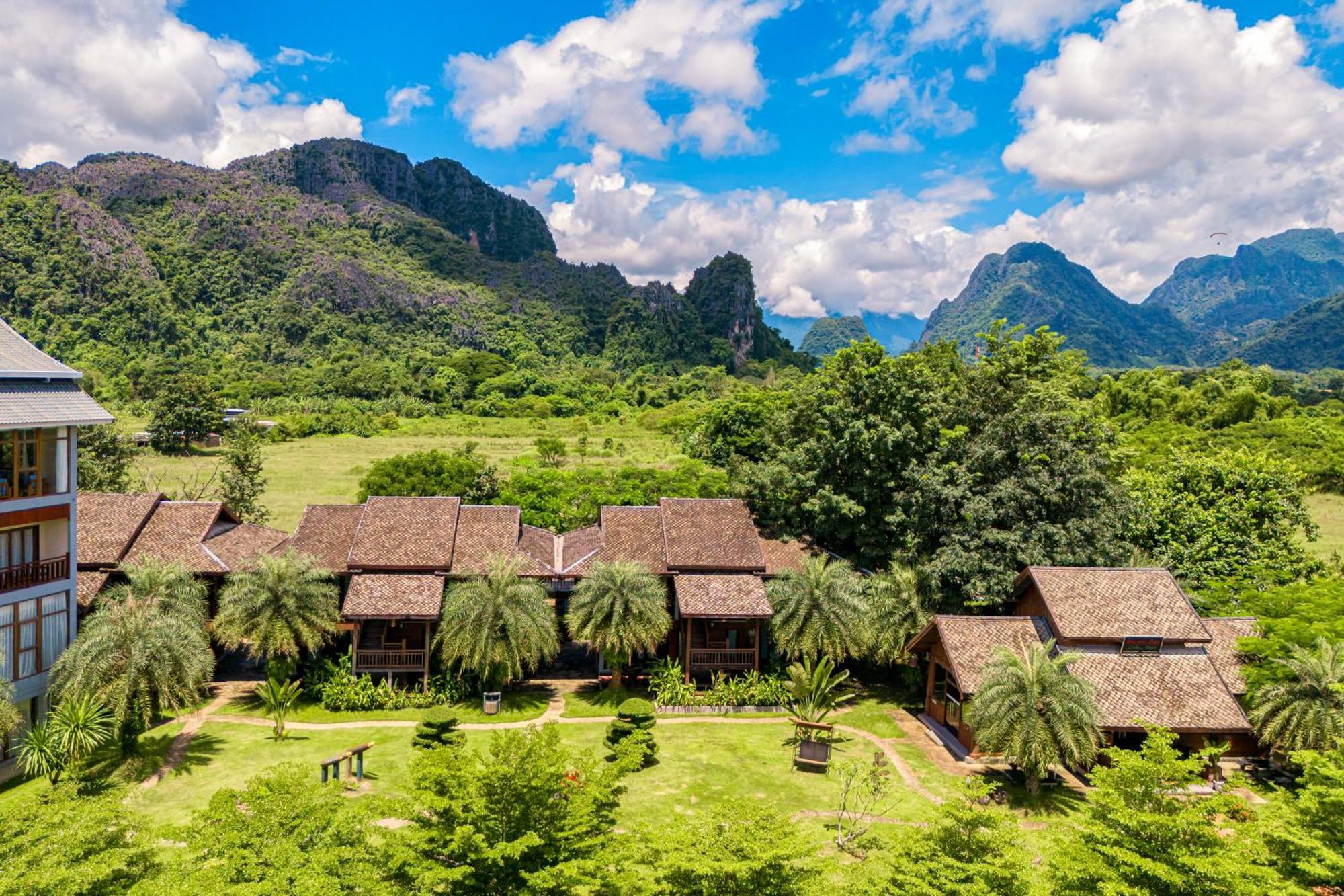 ลิษา แกรนด์ โอเต็ล Hotel วังเวียง ภายนอก รูปภาพ