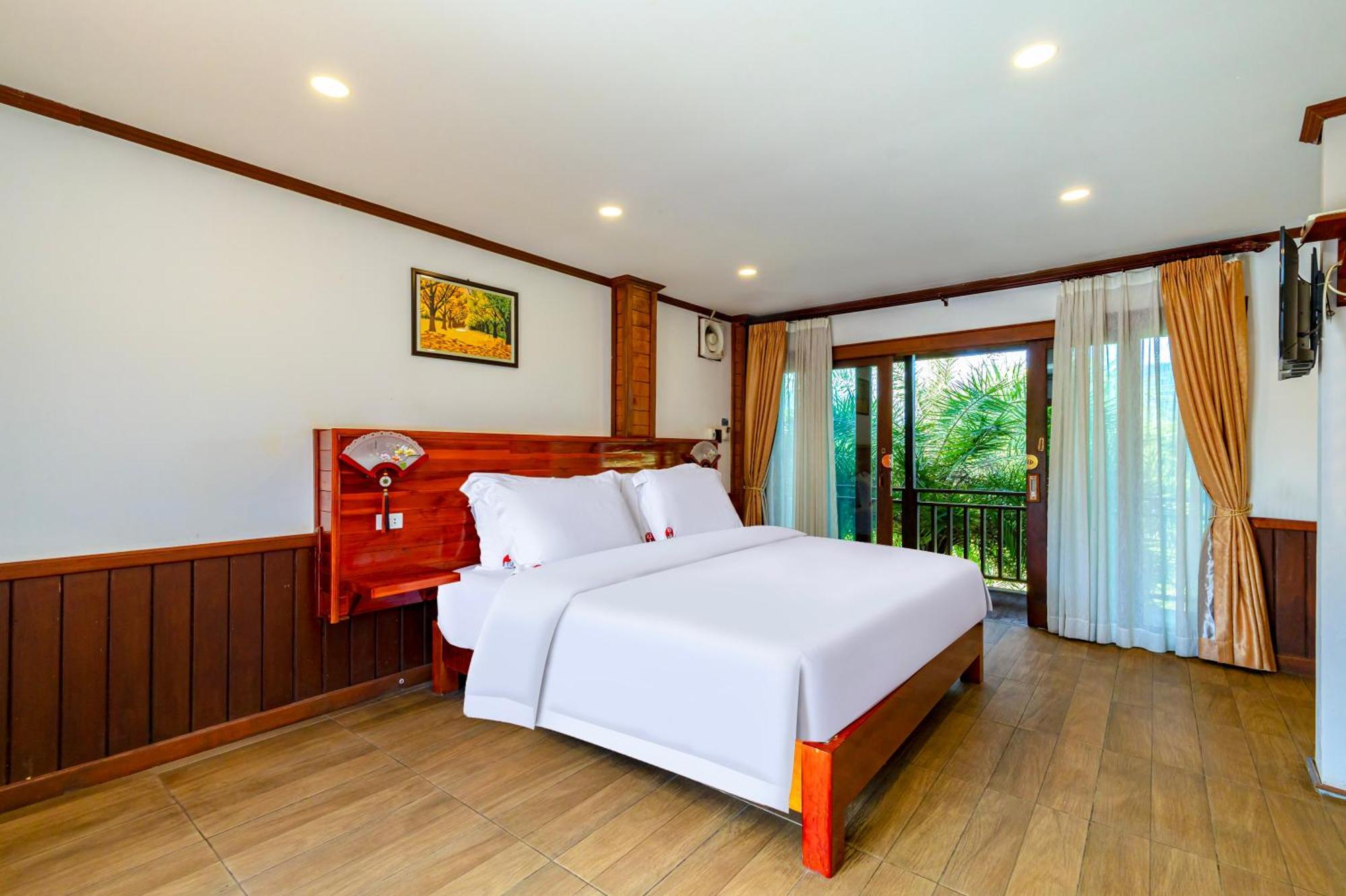 ลิษา แกรนด์ โอเต็ล Hotel วังเวียง ภายนอก รูปภาพ