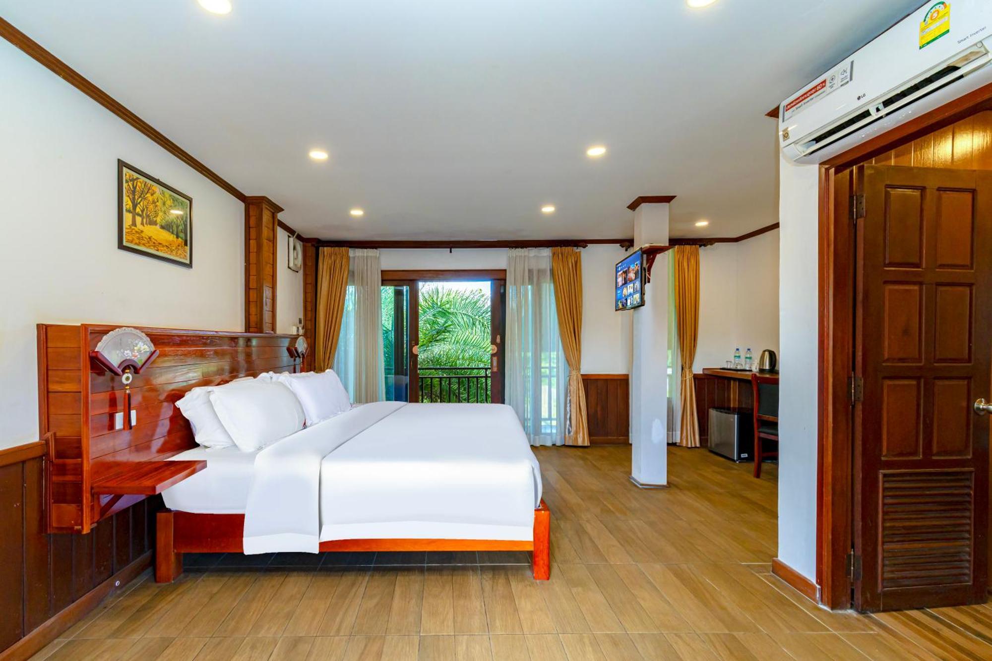 ลิษา แกรนด์ โอเต็ล Hotel วังเวียง ภายนอก รูปภาพ