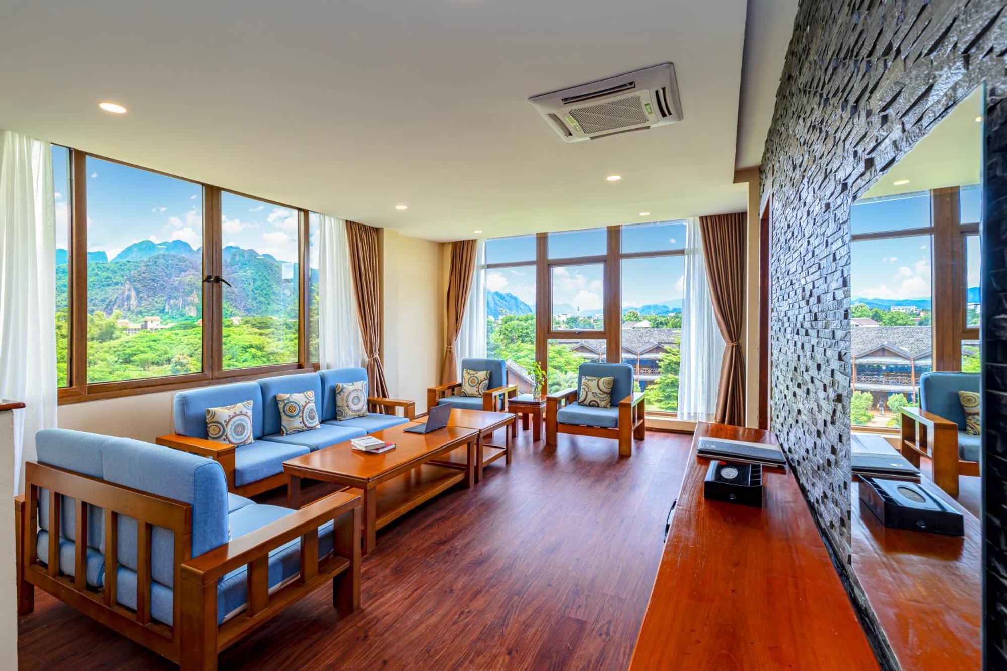 ลิษา แกรนด์ โอเต็ล Hotel วังเวียง ภายนอก รูปภาพ