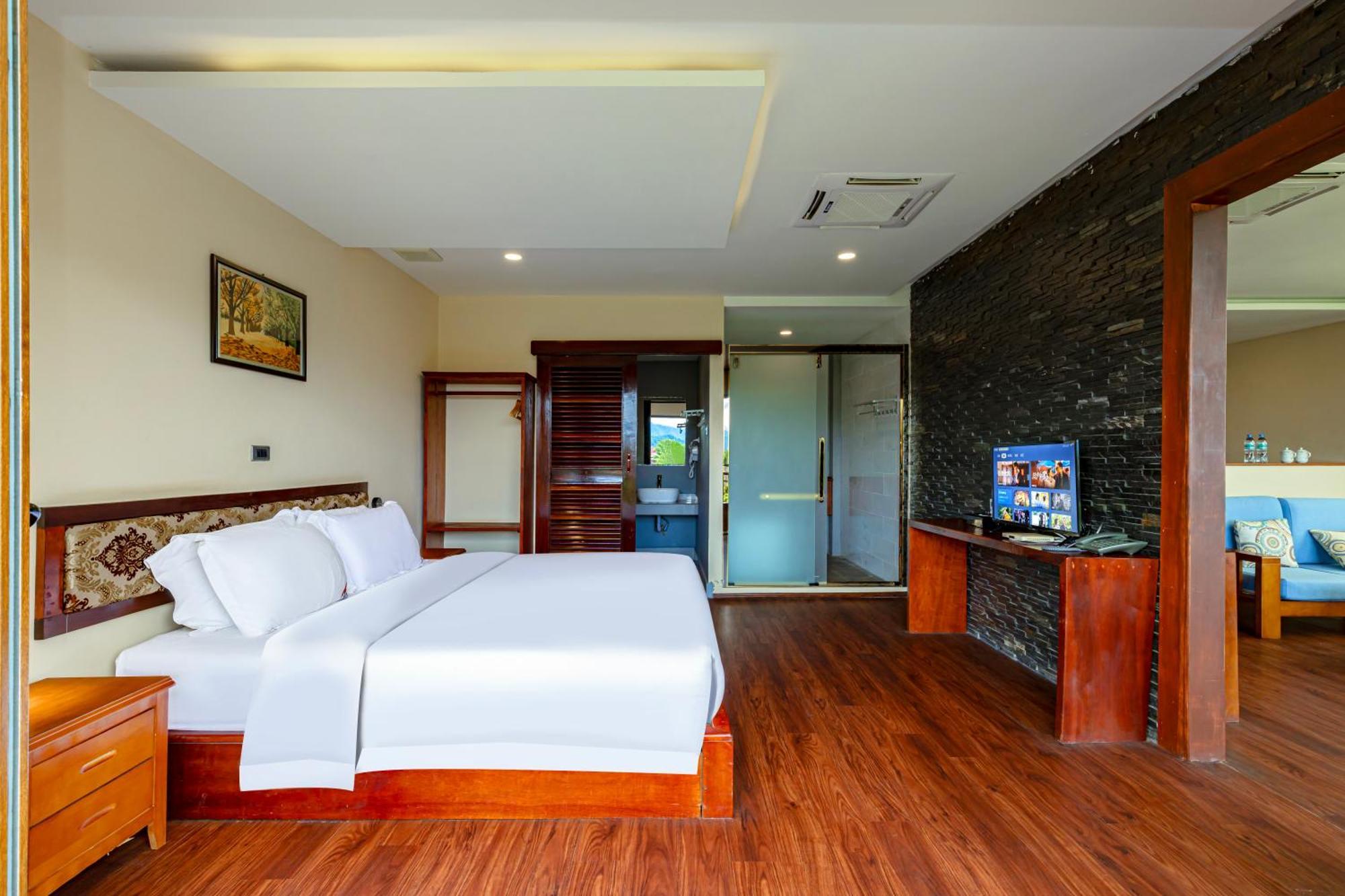 ลิษา แกรนด์ โอเต็ล Hotel วังเวียง ภายนอก รูปภาพ