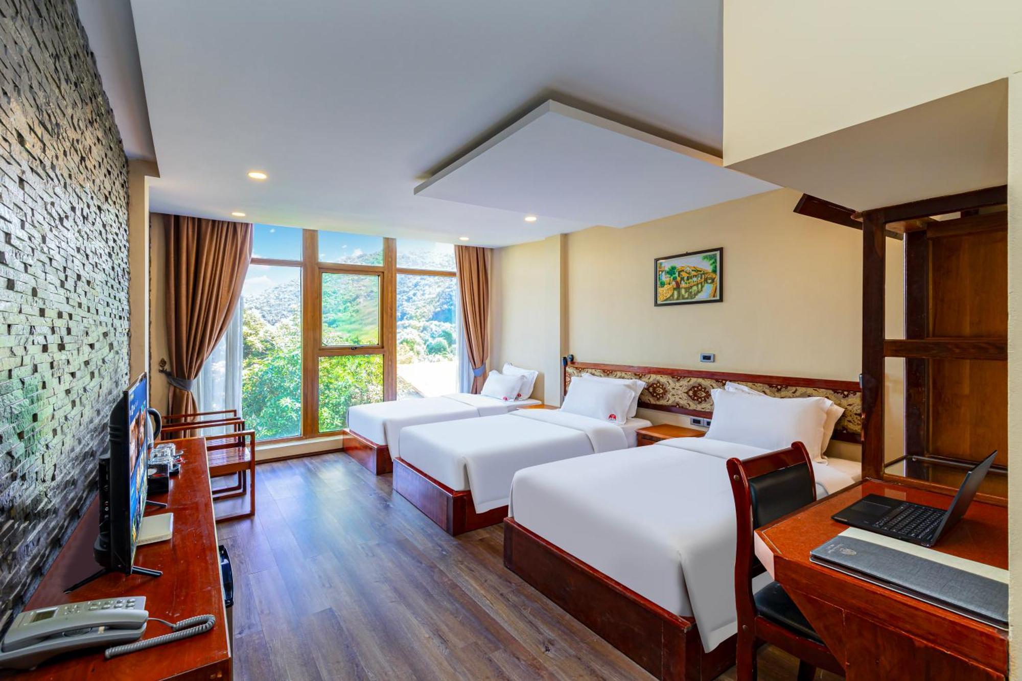 ลิษา แกรนด์ โอเต็ล Hotel วังเวียง ภายนอก รูปภาพ