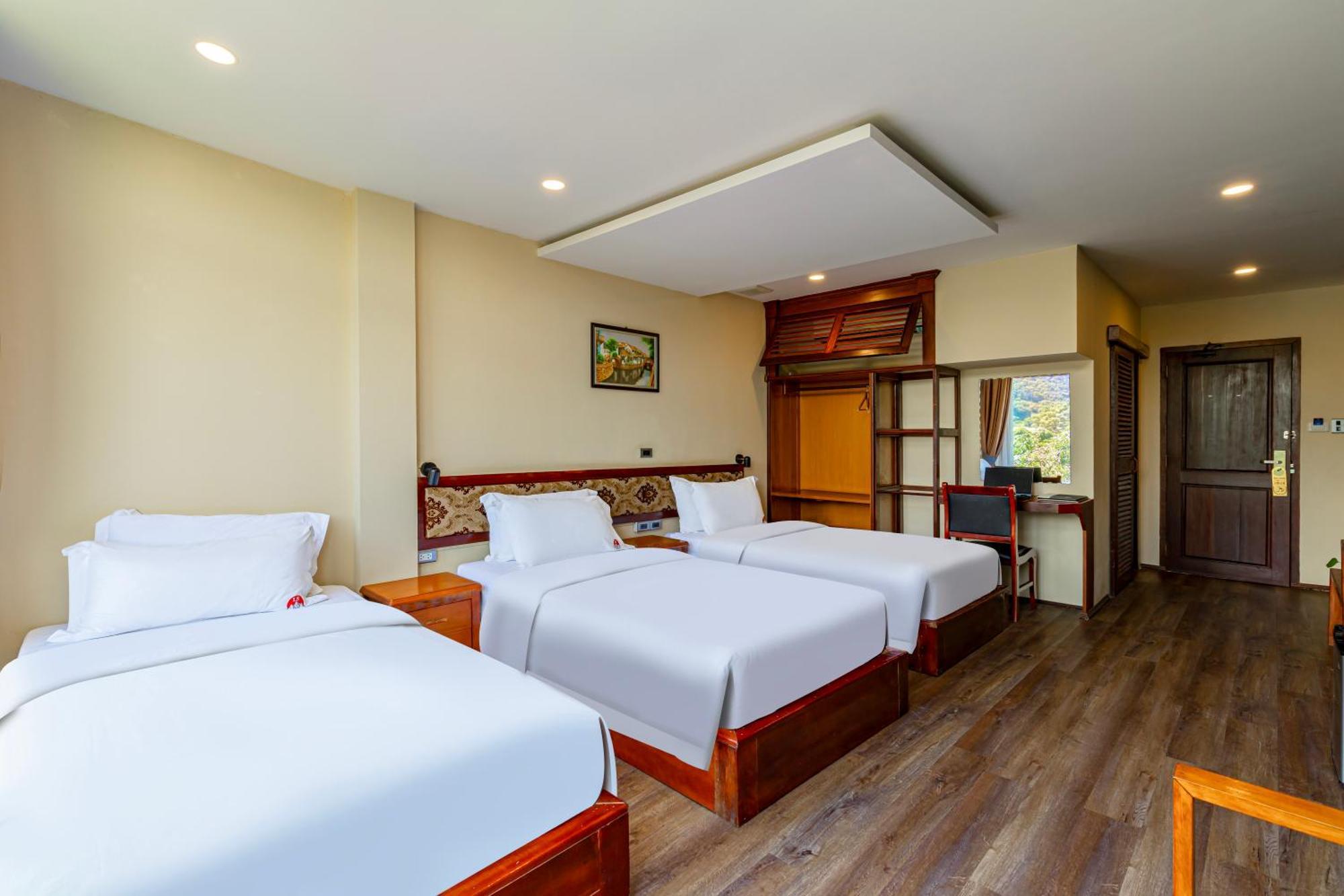 ลิษา แกรนด์ โอเต็ล Hotel วังเวียง ภายนอก รูปภาพ
