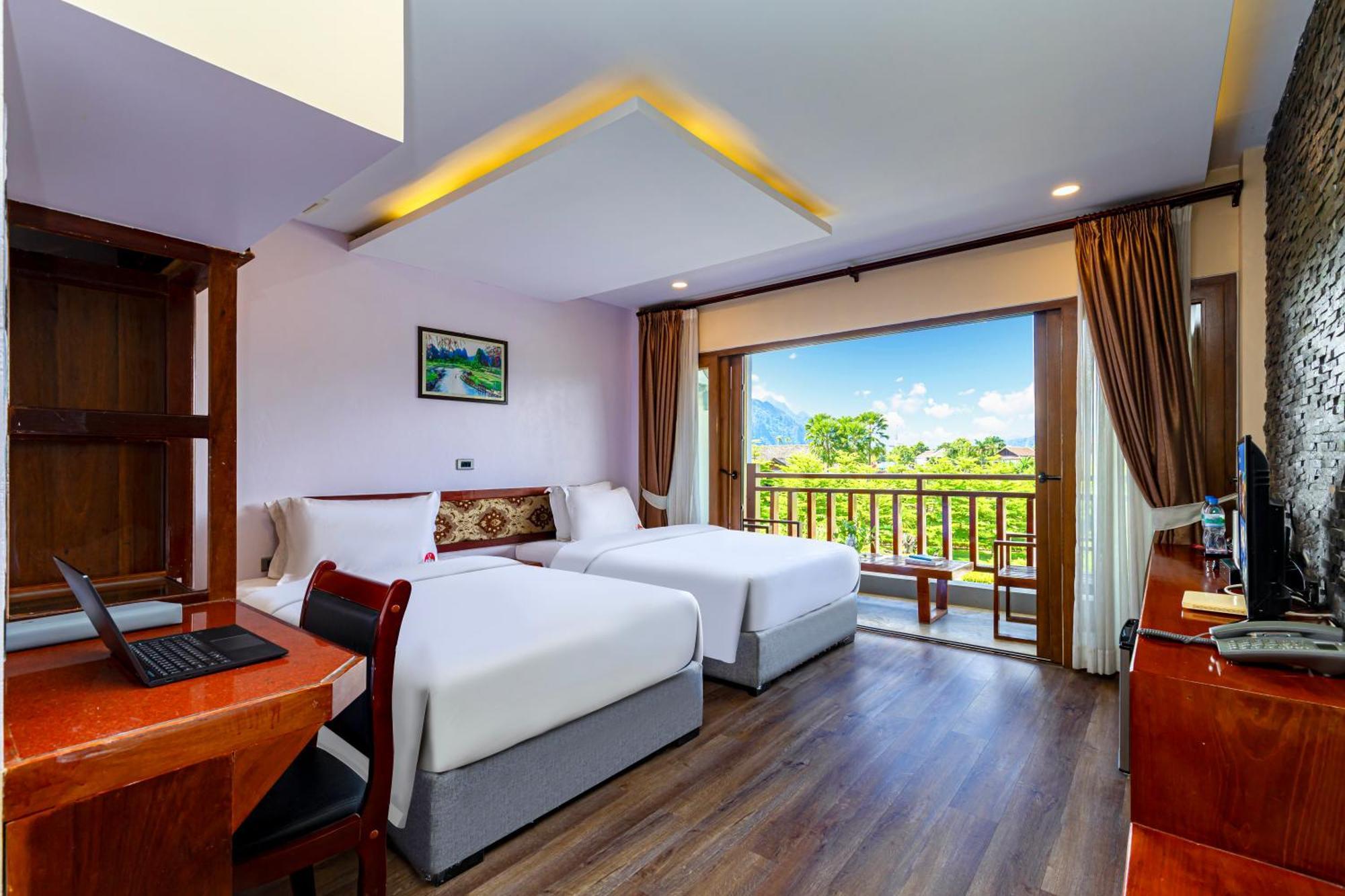 ลิษา แกรนด์ โอเต็ล Hotel วังเวียง ภายนอก รูปภาพ